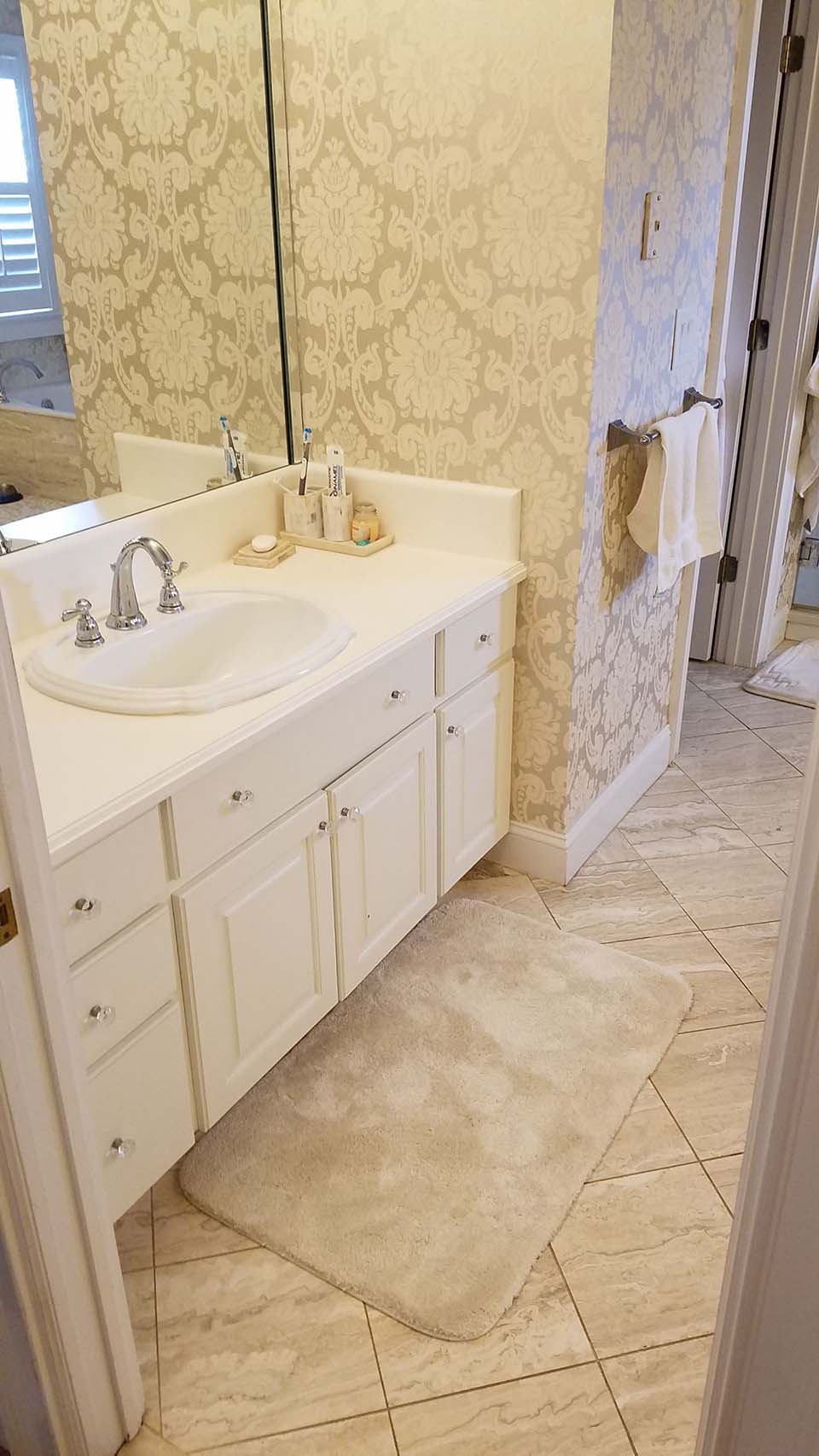 Greenville - Chandelier Bath_Before 2.jpg